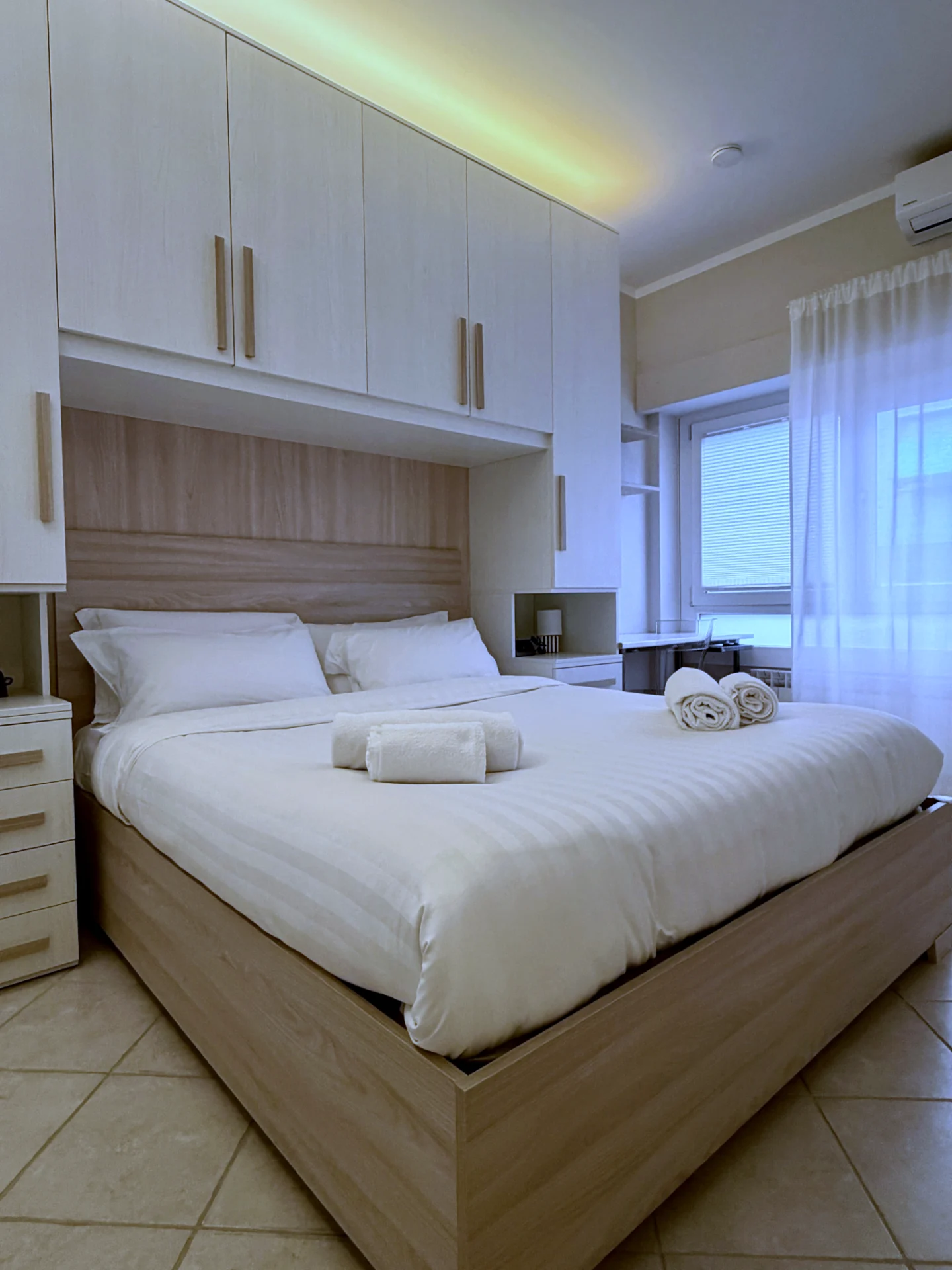 Camera da letto matrimoniale con armadio